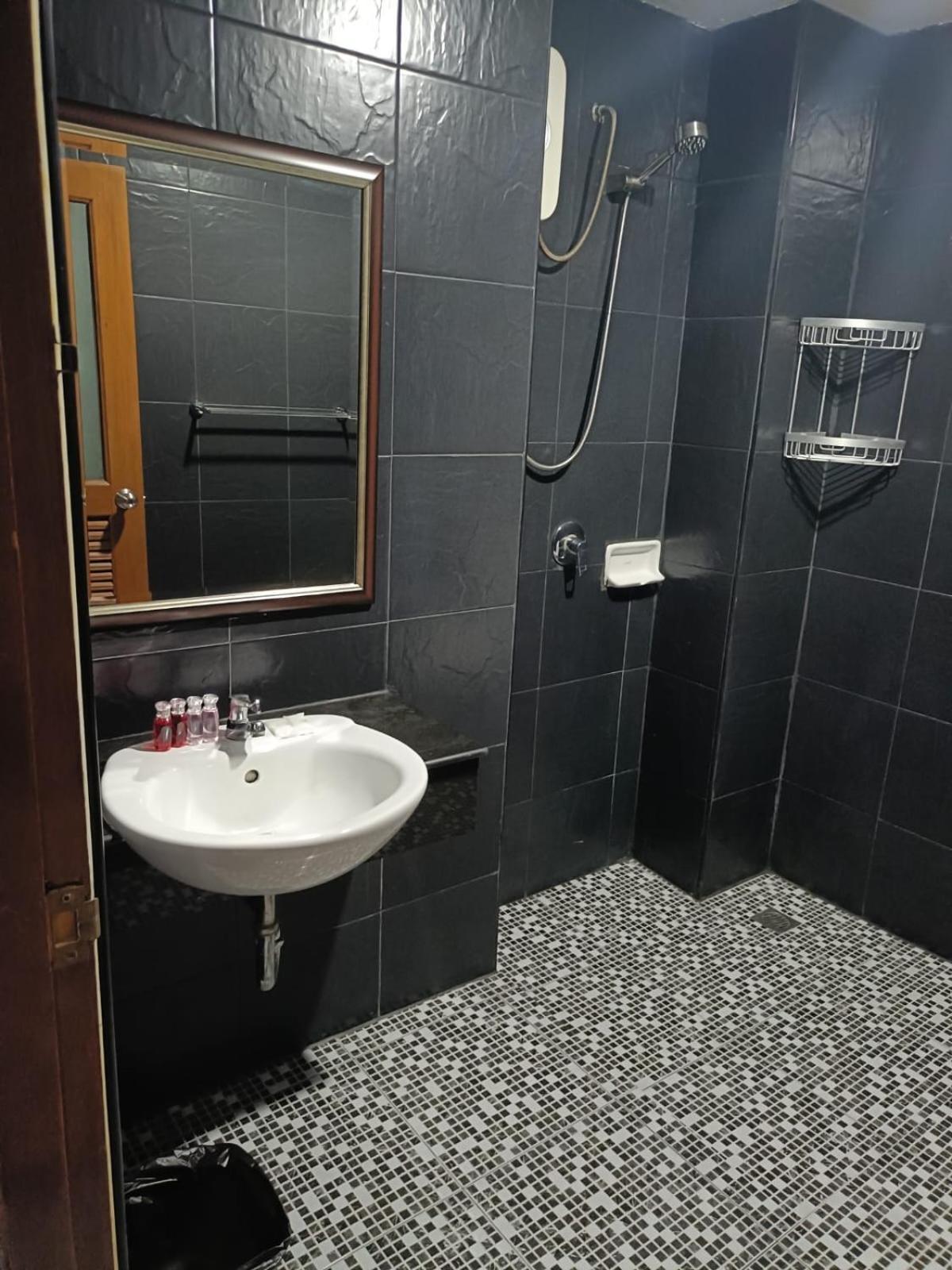 Patong Central Perk Hotel מראה חיצוני תמונה