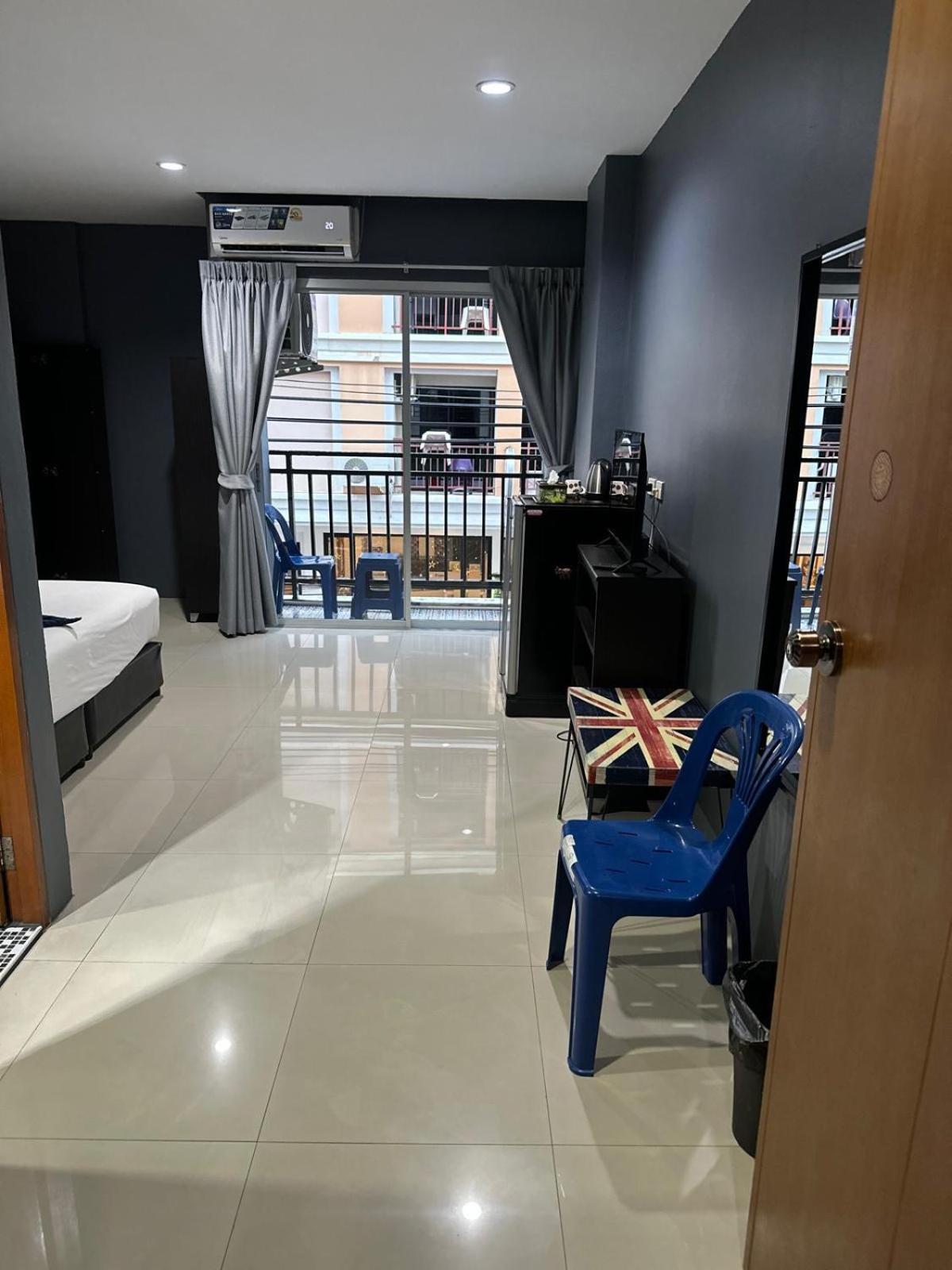 Patong Central Perk Hotel מראה חיצוני תמונה